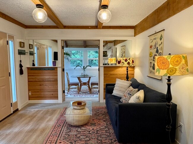 1910 NW 108th Ave, Unit Forest retreat