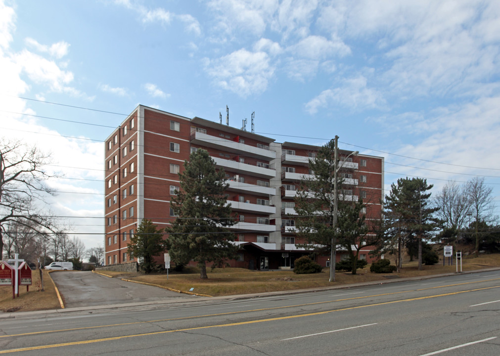 Lawrence Park Apartments in Toronto, ON - Building Photo