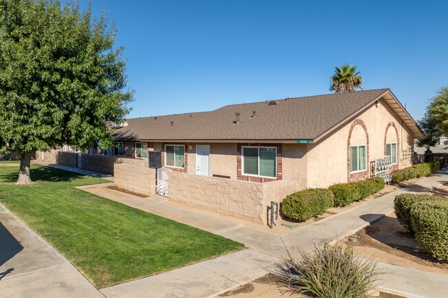 Desert View Apartments in Hesperia, CA - Building Photo - Building Photo