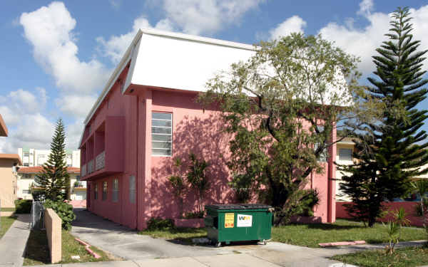 1945 SW 5th St in Miami, FL - Building Photo - Building Photo