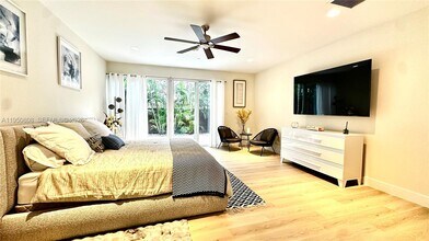 814 NE 19th Ave in Fort Lauderdale, FL - Foto de edificio - Building Photo