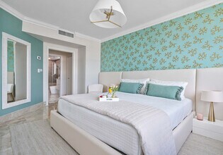 2889 McFarlane Rd in Miami, FL - Building Photo - Building Photo