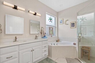 1602 Pinyon Pine Dr in Sarasota, FL - Building Photo - Building Photo