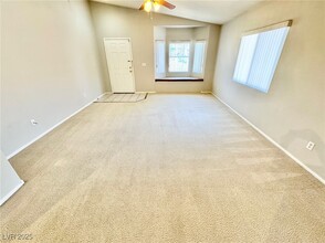 5323 Estornino Ave in Las Vegas, NV - Building Photo - Building Photo