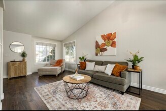 7544 S 2020 E in South Weber, UT - Building Photo - Building Photo