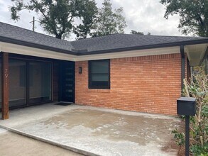 7911 Greenbush St in Houston, TX - Building Photo - Building Photo