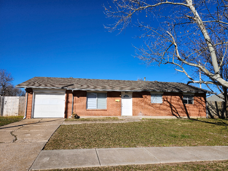 837 NW 19th St in Moore, OK - Building Photo