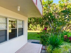 39 Sussex B in West Palm Beach, FL - Building Photo - Building Photo