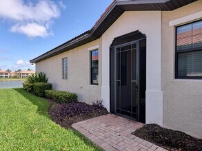10424 Crooked Crk Dr in Venice, FL - Building Photo - Building Photo