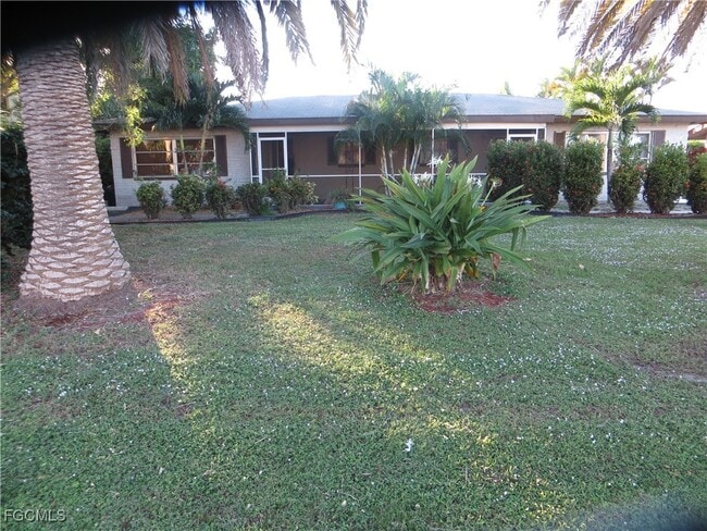property at 4926 Vincennes St