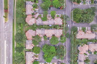 2248 NW 171st Terrace in Pembroke Pines, FL - Foto de edificio - Building Photo