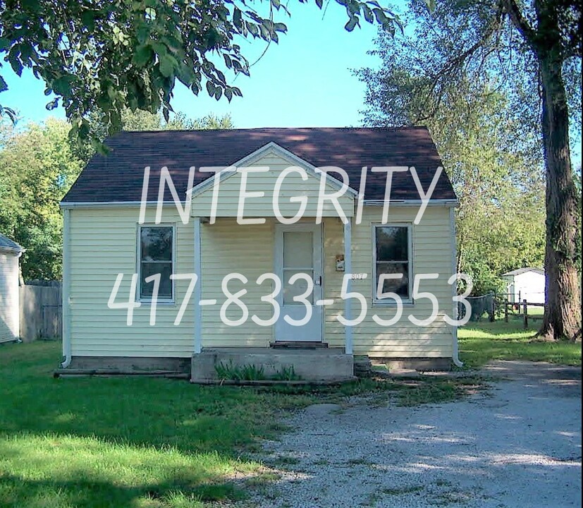 2807 W Lincoln St in Springfield, MO - Building Photo