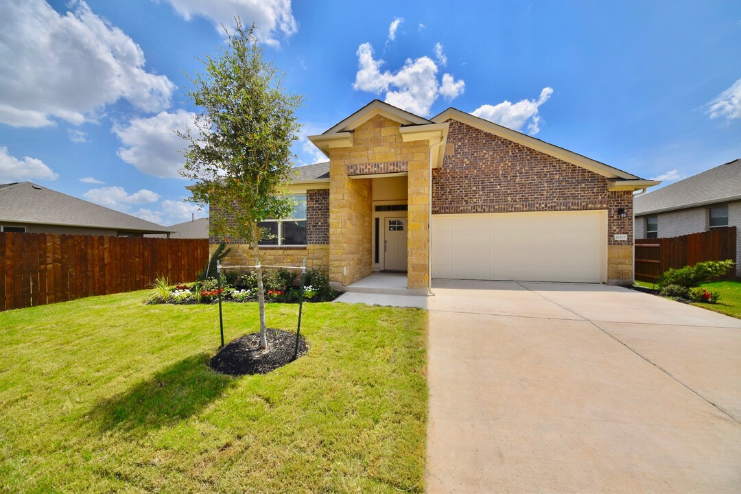18509 Cercina Trl in Pflugerville, TX - Building Photo