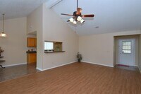 13303 Klamath Falls Dr photo'
