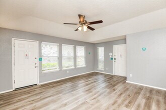 2607 Whitehurst Dr in Fort Worth, TX - Foto de edificio - Building Photo