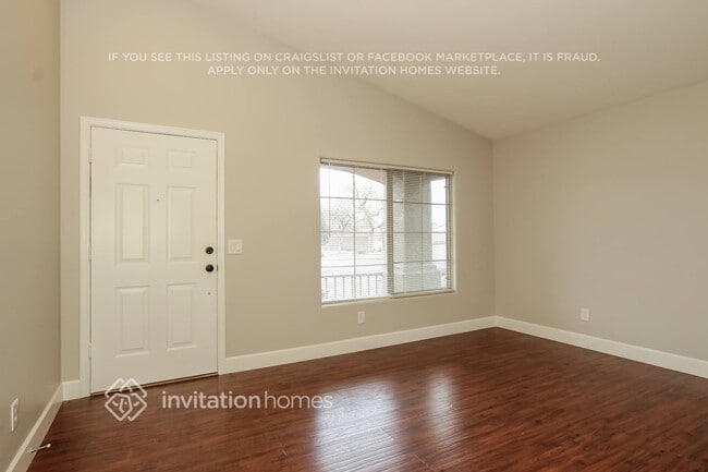 15303 W Hope Dr in Surprise, AZ - Foto de edificio - Building Photo