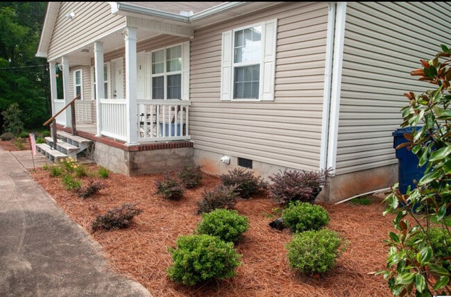 804 2nd St NE, Unit #A in Jacksonville, AL - Building Photo - Building Photo