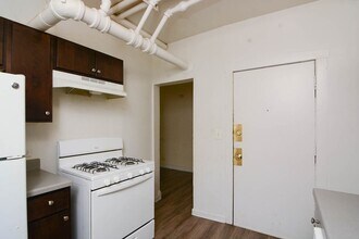 1532 N Kedzie Ave, Unit CG in Chicago, IL - Building Photo - Building Photo