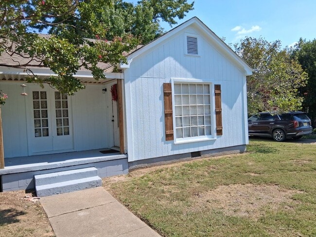 property at 222 N Washington Ave