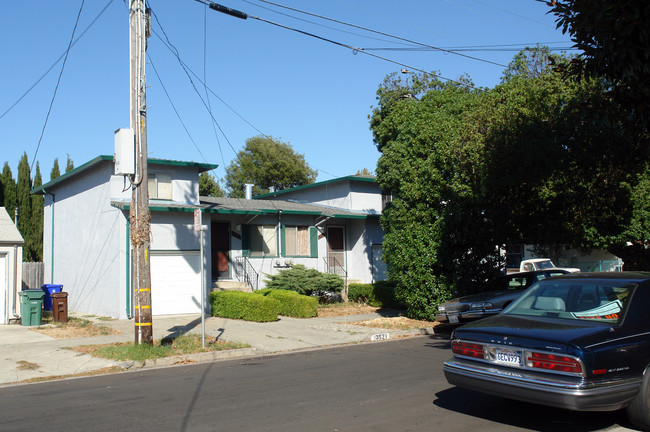 3521 Lowell Ave in Richmond, CA - Foto de edificio - Building Photo