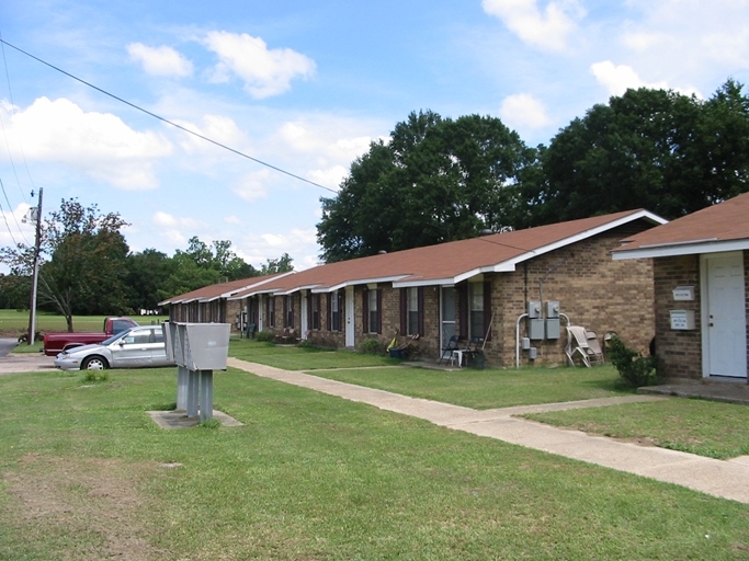 Hartford Apartments in Hartford, AL - Building Photo