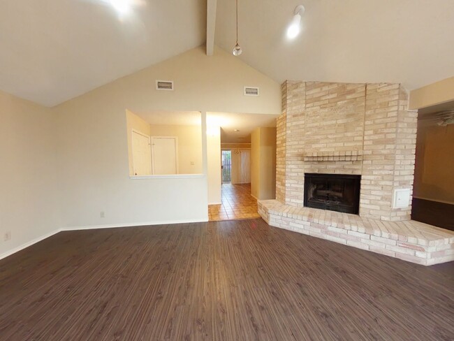 6126 Broadmeadow in San Antonio, TX - Building Photo - Building Photo