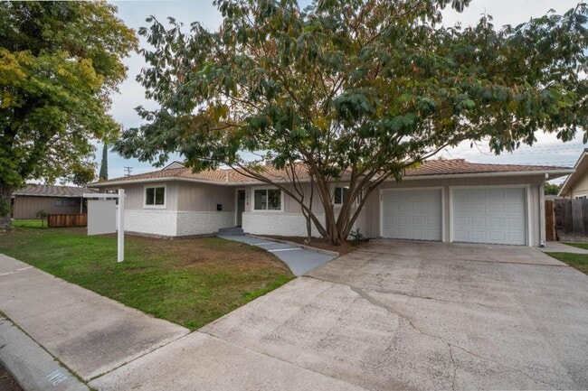 property at 1418 Cypress Ave