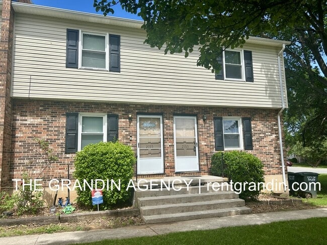 property at 2153 Mulberry St