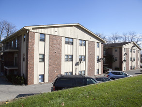 Hickman Place Apartments in Des Moines, IA - Building Photo - Building Photo