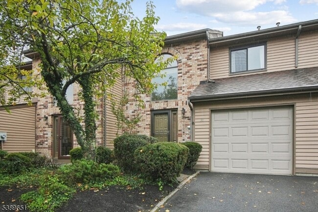 31 Castle Ridge Dr