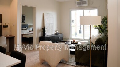 355 Clareview Station Dr NW in Edmonton, AB - Building Photo - Building Photo