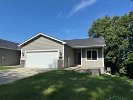 103 N Oak Park Ave in Colfax, IA - Building Photo