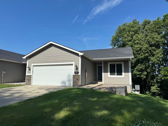 property at 103 N Oak Park Ave