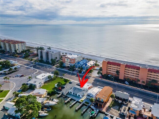 13711 Gulf Blvd in Madeira Beach, FL - Building Photo - Building Photo