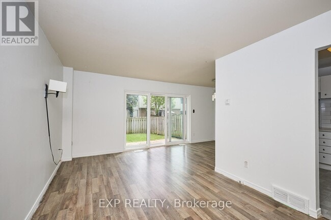 17-117 Old Pine Trail in St Catharines, ON - Building Photo - Building Photo