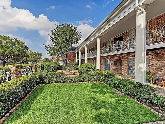 property at 2101 Fountain View Dr