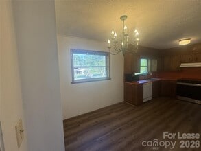 1203 Hibriten Dr SE in Lenoir, NC - Building Photo - Building Photo