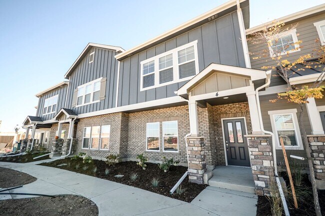 3836 Manhattan Ave in Fort Collins, CO - Building Photo - Building Photo