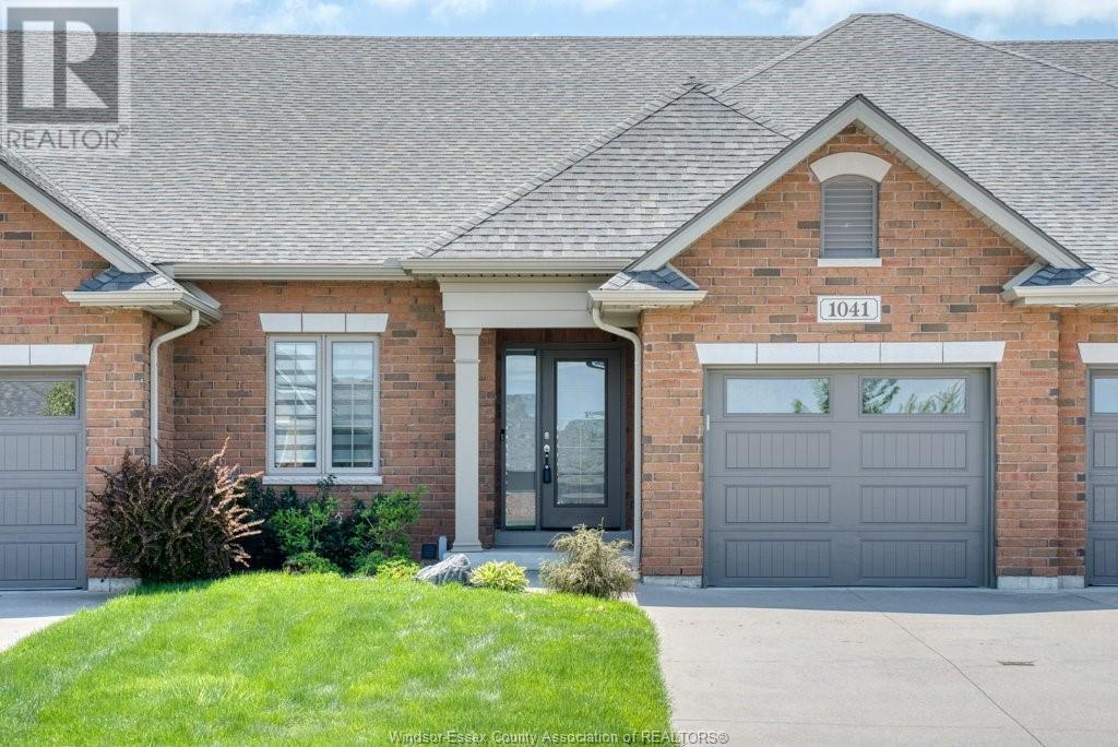 1041 Branoff St in Lasalle, ON - Building Photo