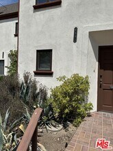 4801 W 8th St in Los Angeles, CA - Building Photo - Building Photo