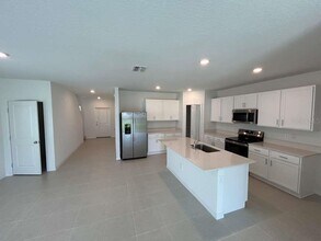 1140 Hour Glass Rd in Lakeland, FL - Building Photo - Building Photo