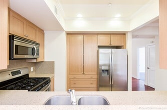 4871 Klump Ave, Unit 105 in North Hollywood, CA - Building Photo - Building Photo