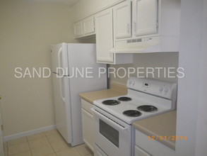 1610 Green Briar Pkwy-Unit -1 in Gulf Breeze, FL - Foto de edificio - Building Photo