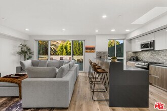 4806 Sylmar Ave in Los Angeles, CA - Building Photo - Building Photo