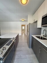 1535 Michigan Ave in Miami Beach, FL - Building Photo - Building Photo