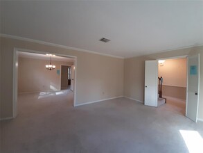 5922 Foresthaven Dr in Houston, TX - Building Photo - Building Photo