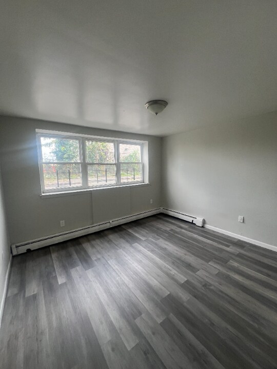76 Grafton Ave in Newark, NJ - Building Photo