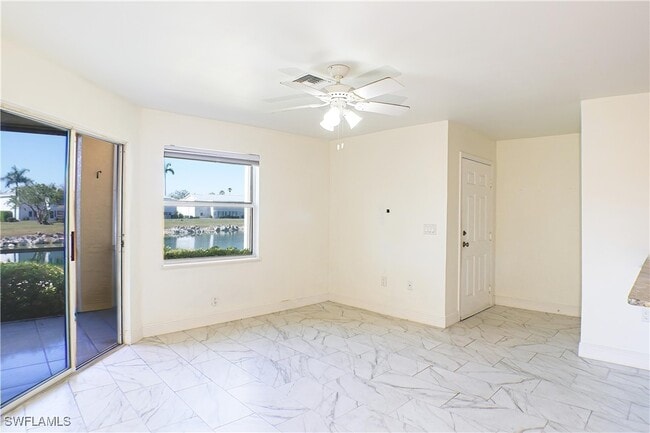12540 Equestrian Cir in Ft. Myers, FL - Foto de edificio - Building Photo