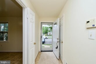 7810 Lake Pleasant Dr in Springfield, VA - Building Photo - Building Photo