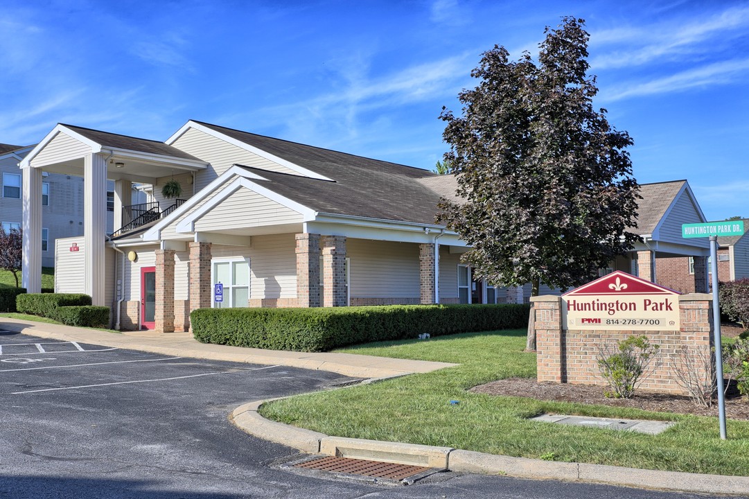 Huntington Park Apartments in Boalsburg, PA - Building Photo